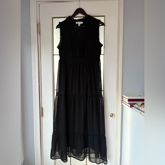 Christina Dresses & Skirts - Christina B Elegant Black Sleeveless Flowy Dress in size small